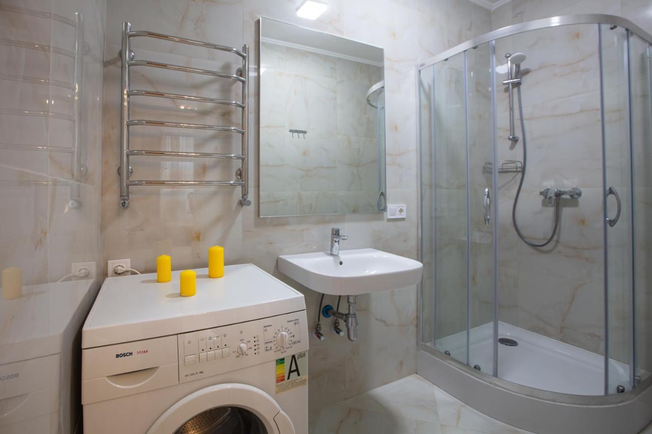 Friends House- Сучасні Апартаменти В Центрі Львова Εξωτερικό φωτογραφία